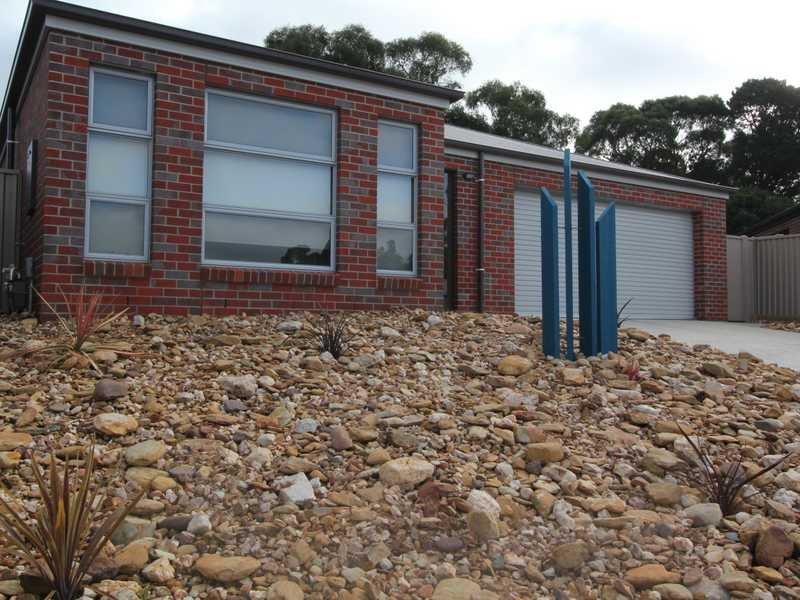 12 Muller Court MOUNT CLEAR 1