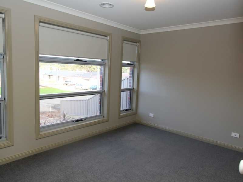 12 Muller Court MOUNT CLEAR 5