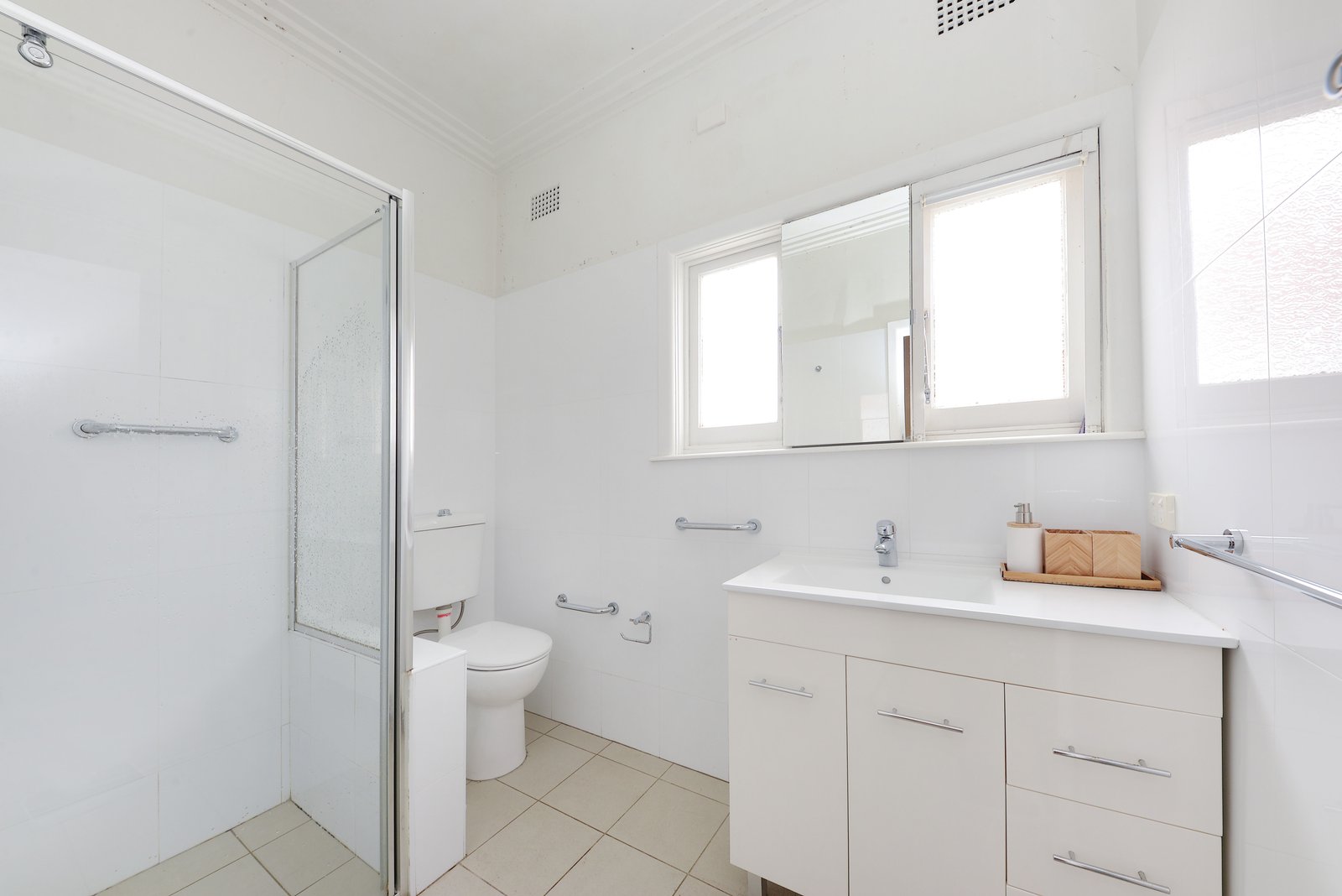 12 Murrabin Ave  MATRAVILLE 8