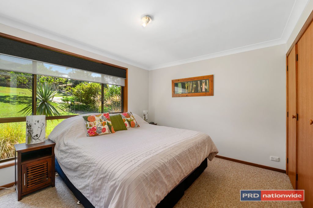 12 Newport Crescent BOAMBEE EAST 11