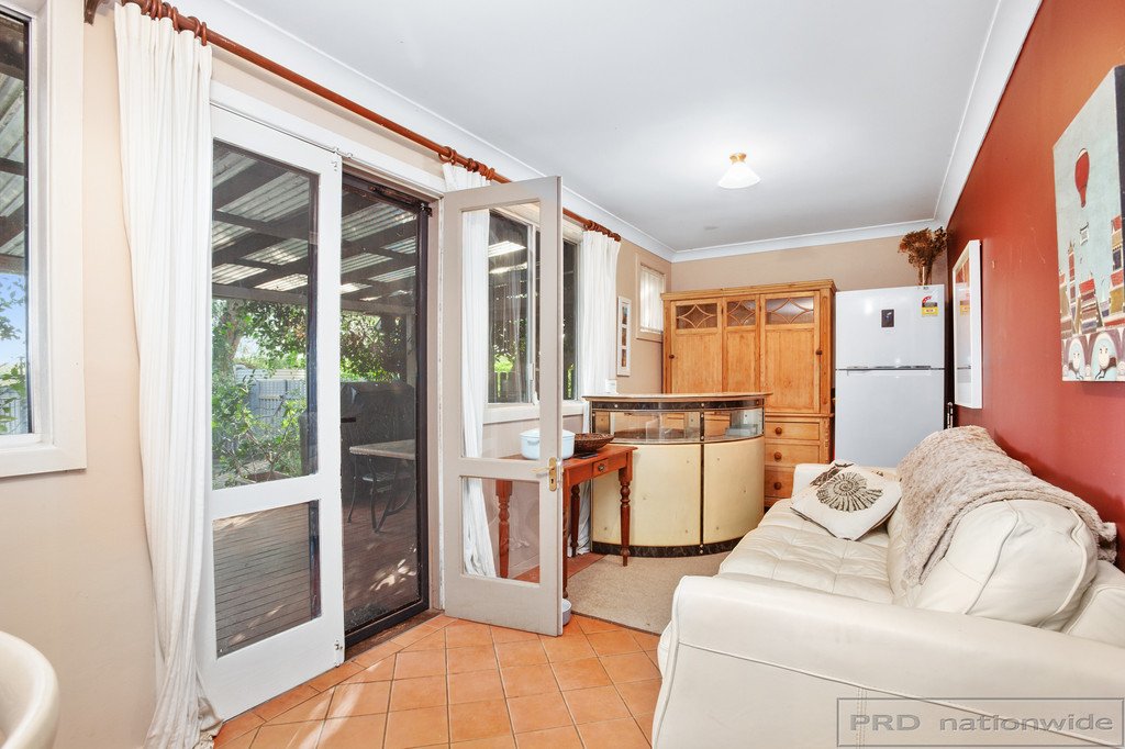 12 Nichols Street LORN 12