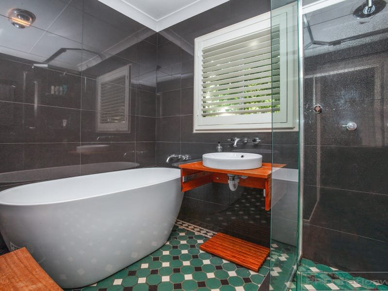 12 Nichols Street LORN 7