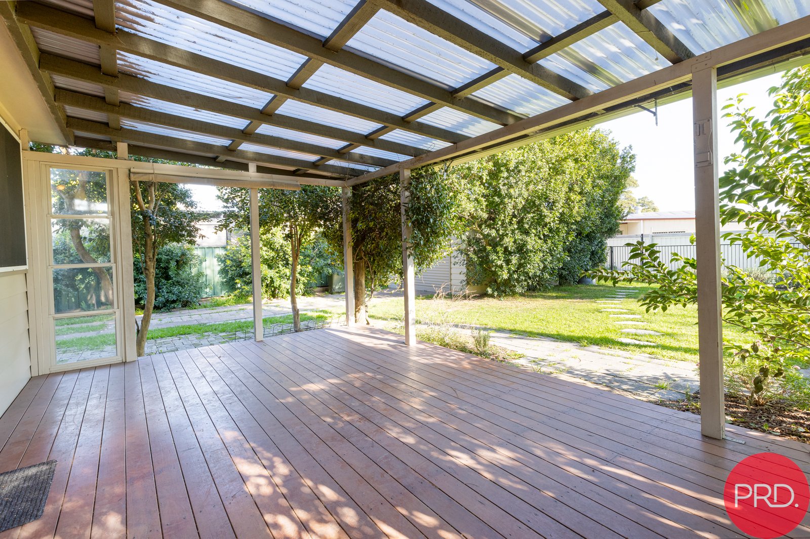 12 Nichols Street LORN 9