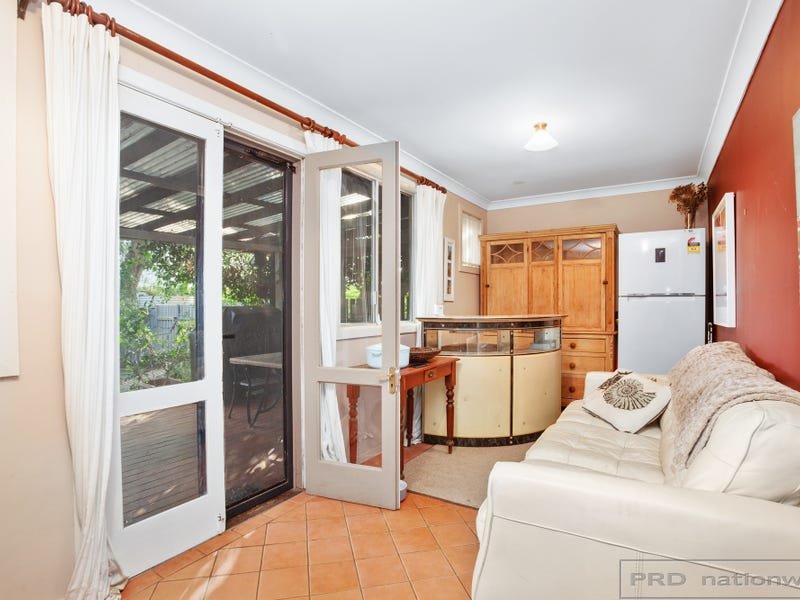 12 Nichols Street LORN 12