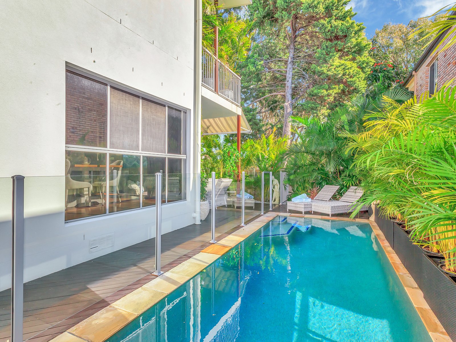 12 Nobby Parade MIAMI 5