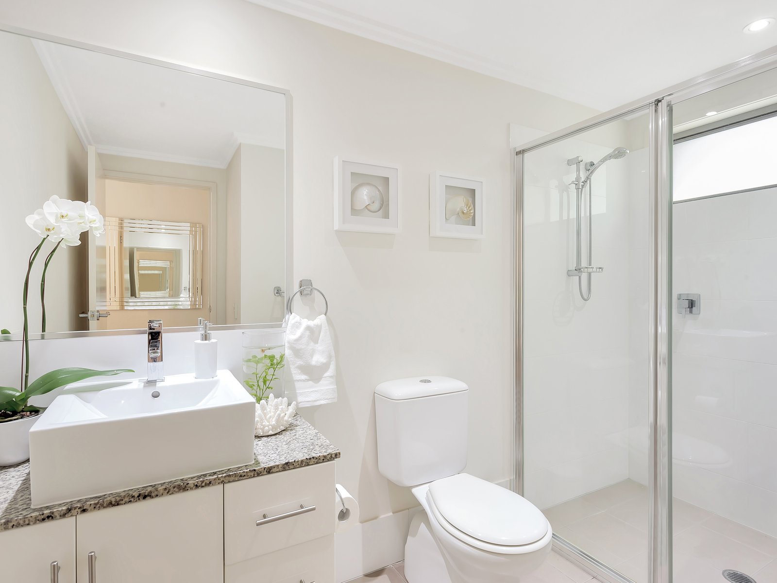 12 Nobby Parade MIAMI 14