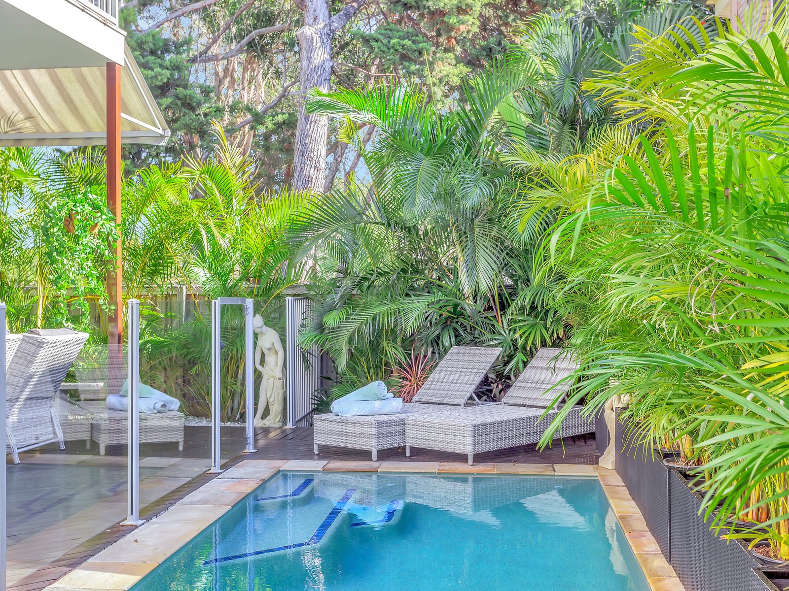 12 Nobby Parade MIAMI 19