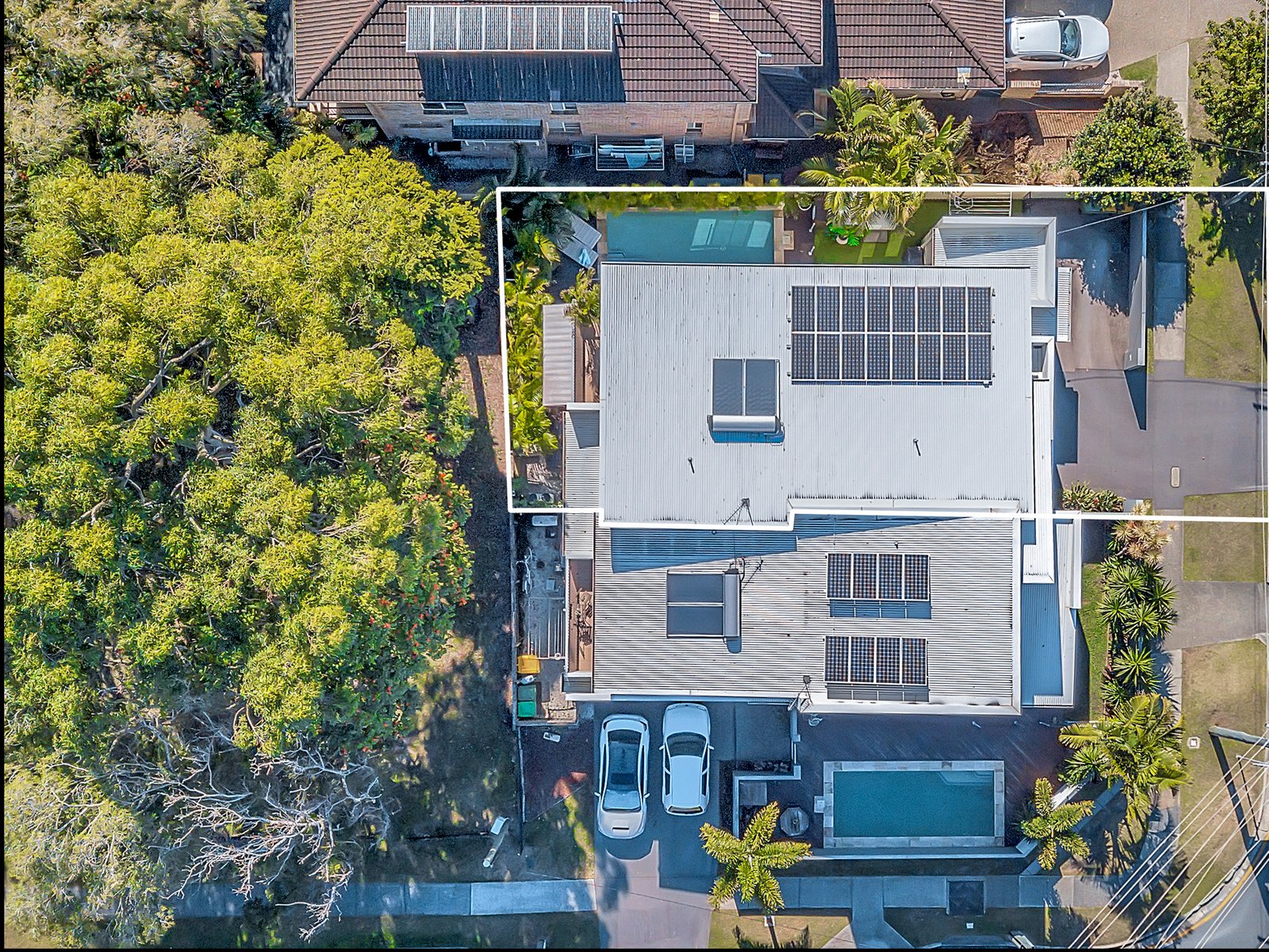 12 Nobby Parade MIAMI 21