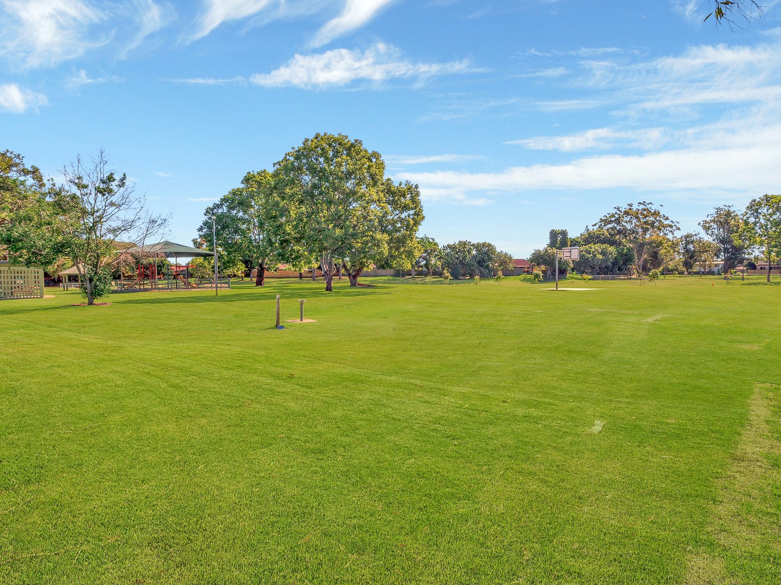 12 Nobby Parade MIAMI 23