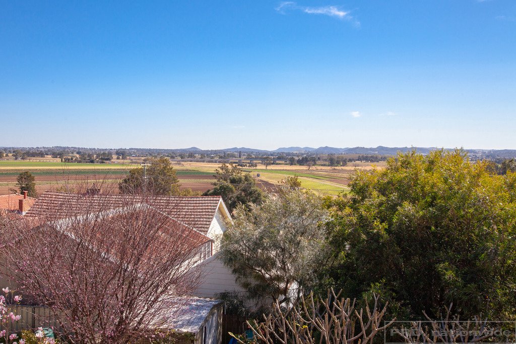 12 Northcott Avenue EAST MAITLAND 19