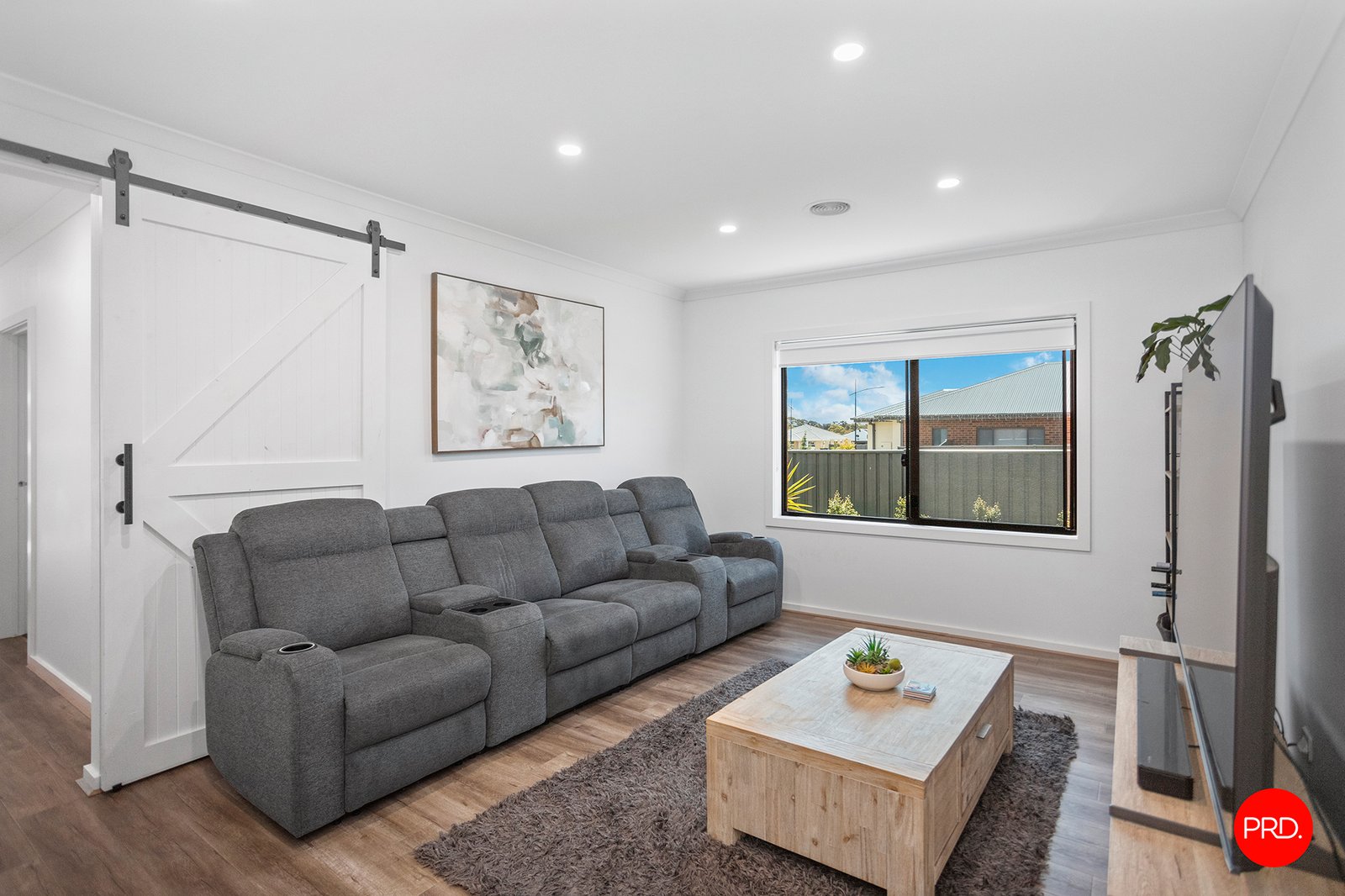 12 Oakwood Avenue JACKASS FLAT 10