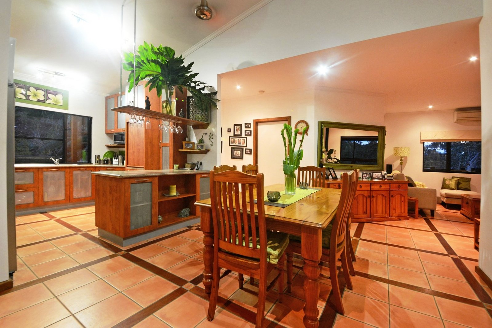 12 Orchid Road CANNONVALE 8