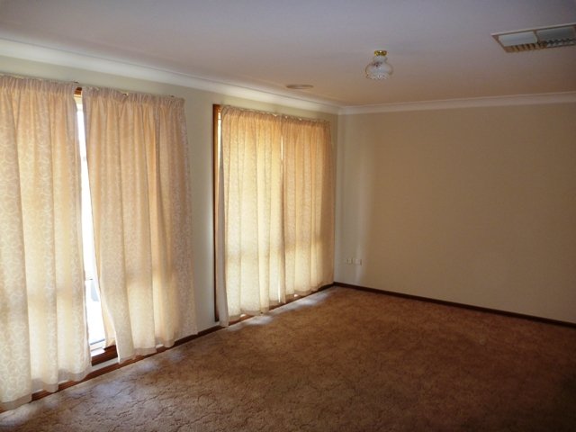 12 Otama Street GLENFIELD PARK 5