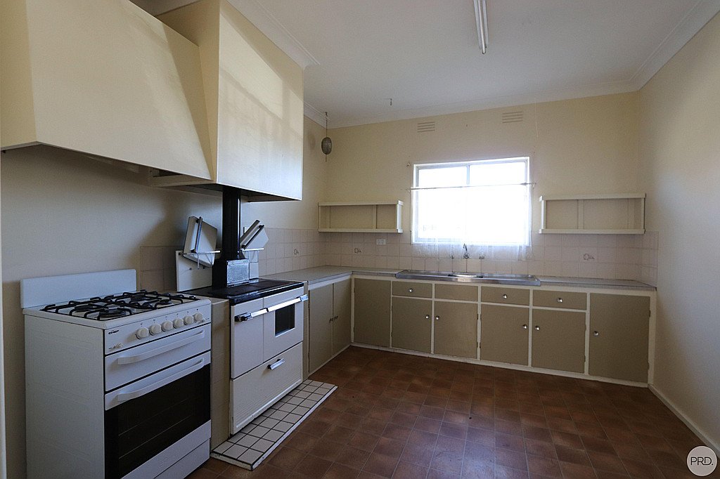 12 Park St  TUMBARUMBA 2