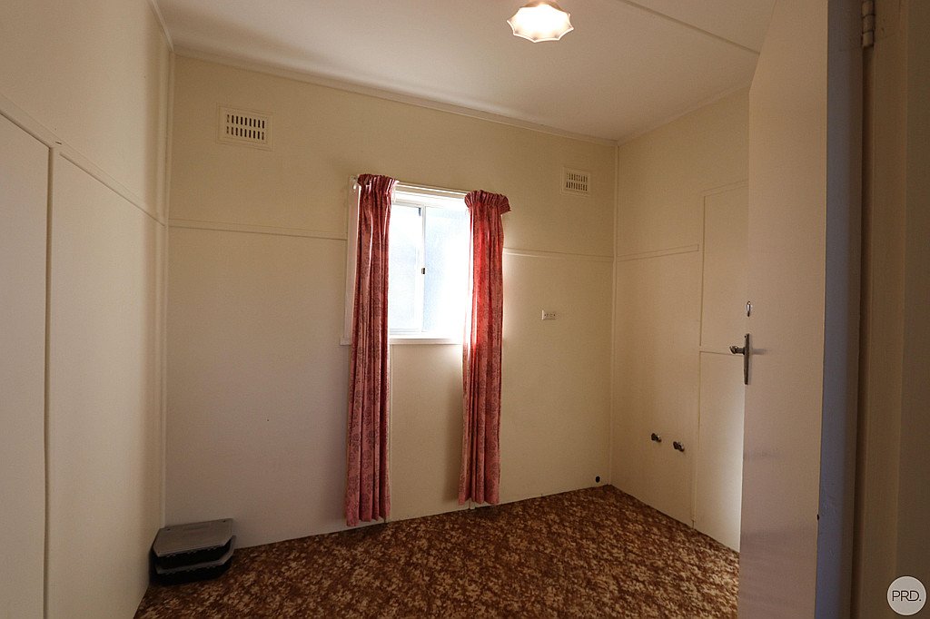 12 Park St  TUMBARUMBA 6