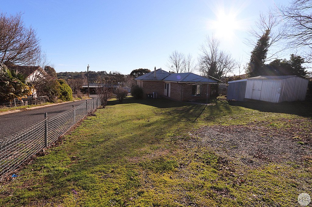 12 Park St  TUMBARUMBA 8