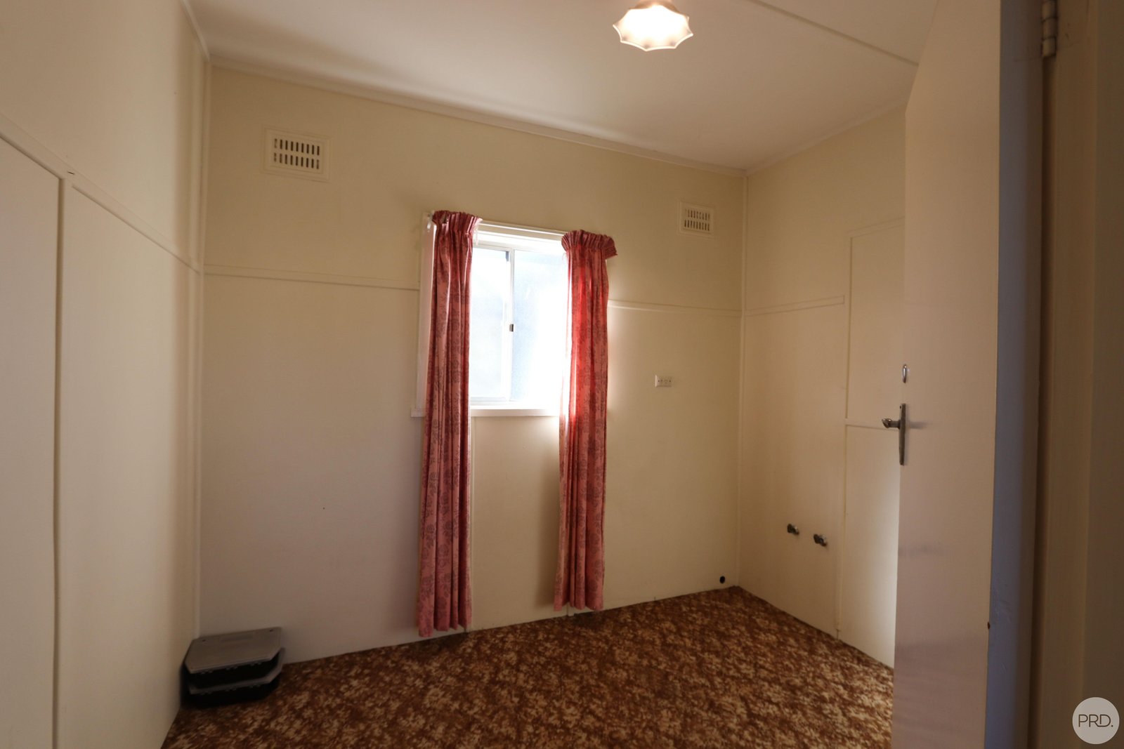 12 Park St  TUMBARUMBA 6