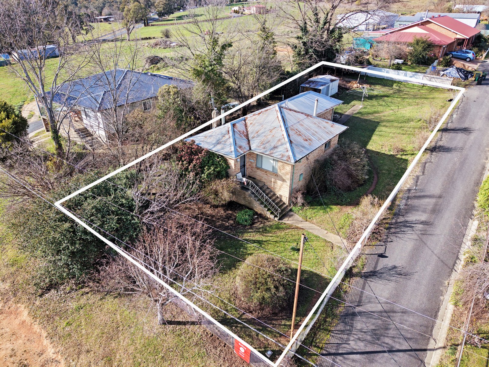 12 Park St  TUMBARUMBA 9