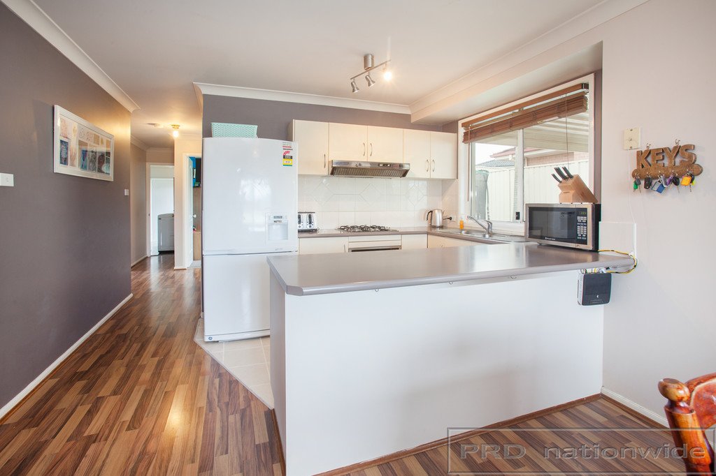 12 Parkside Crescent THORNTON 6