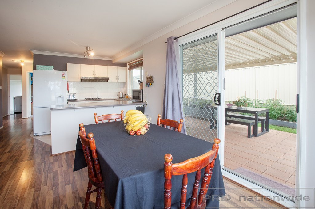 12 Parkside Crescent THORNTON 8