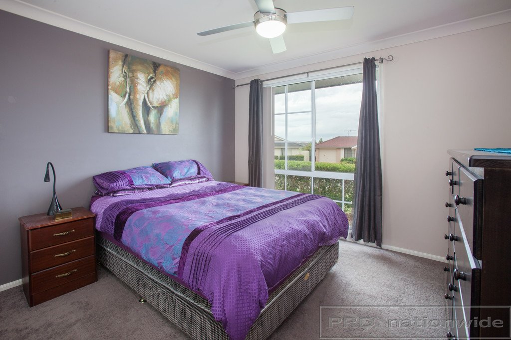 12 Parkside Crescent THORNTON 9