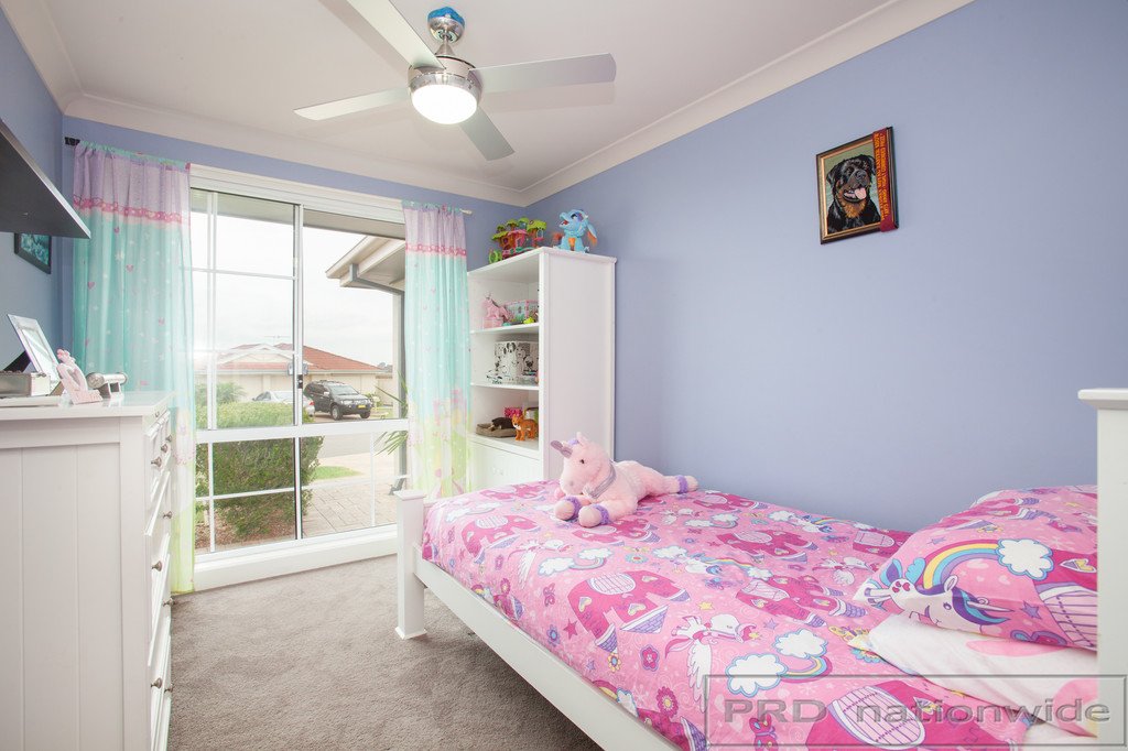 12 Parkside Crescent THORNTON 10