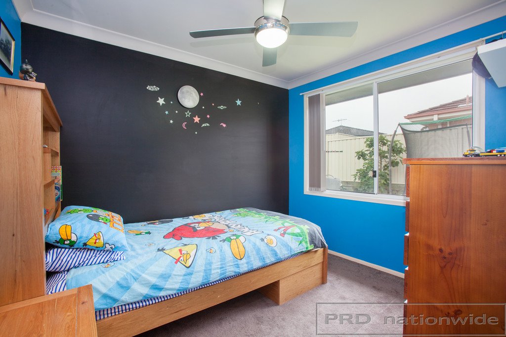 12 Parkside Crescent THORNTON 11