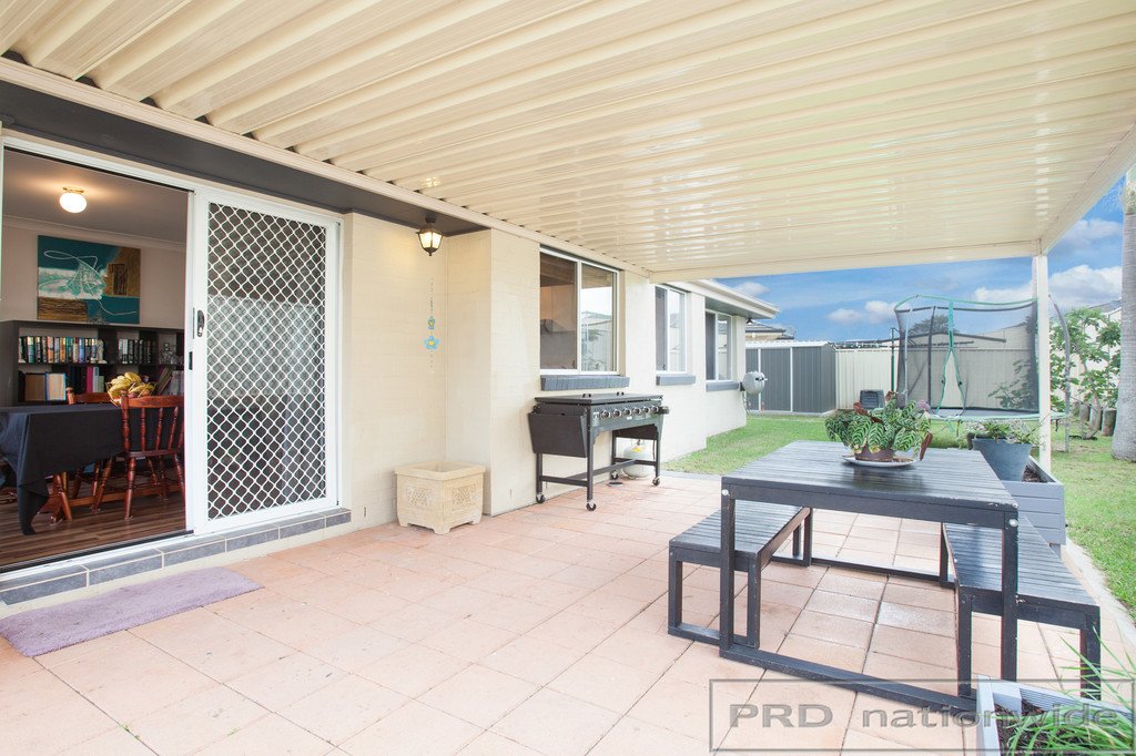 12 Parkside Crescent THORNTON 14