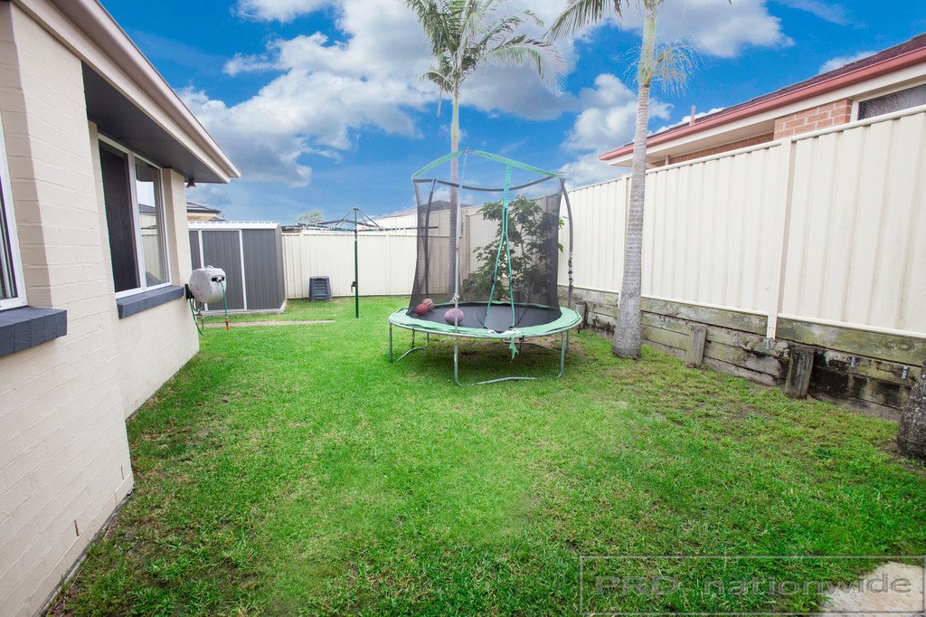 12 Parkside Crescent THORNTON 18