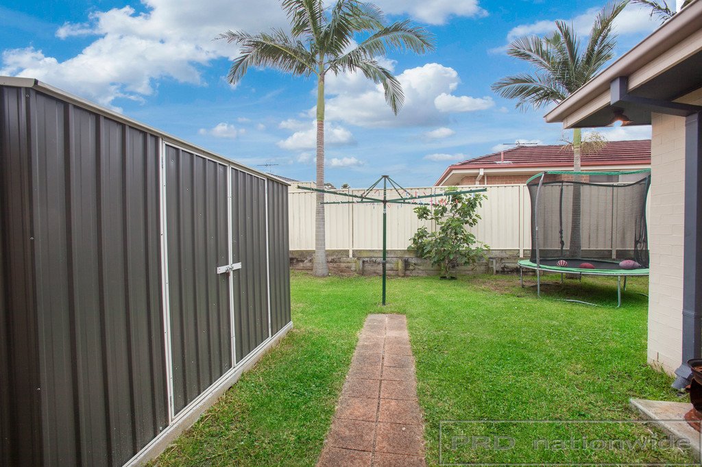 12 Parkside Crescent THORNTON 19