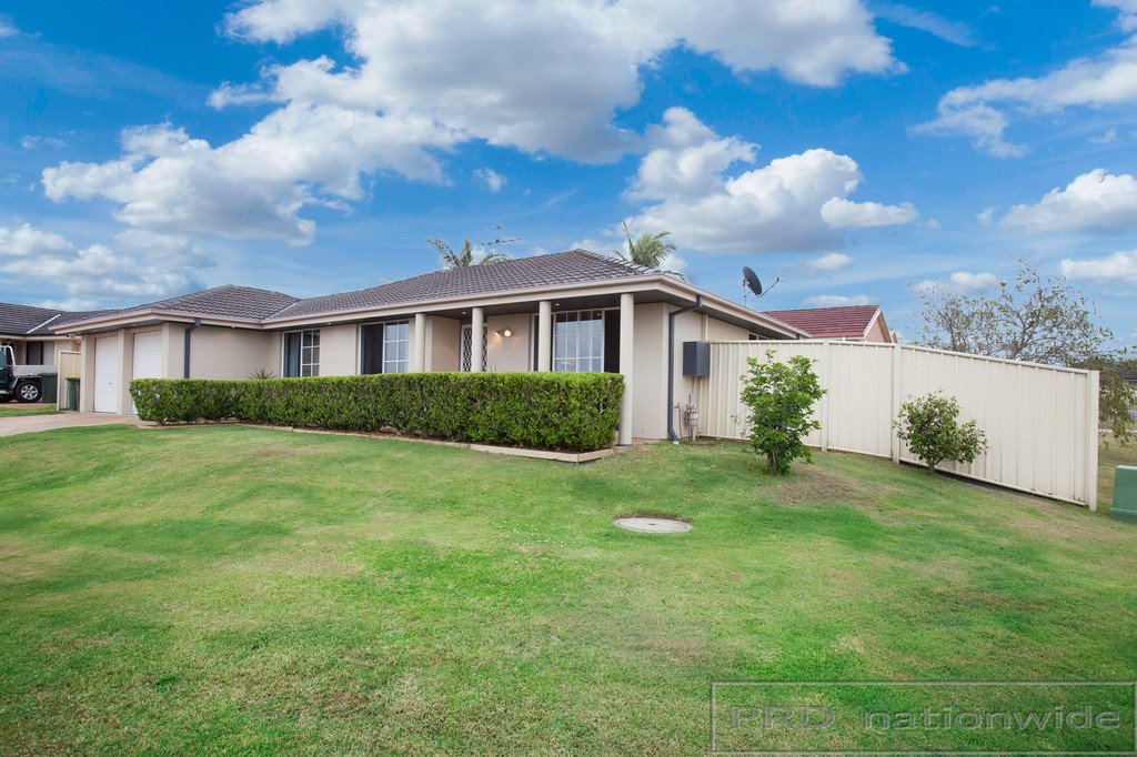 12 Parkside Crescent THORNTON 21