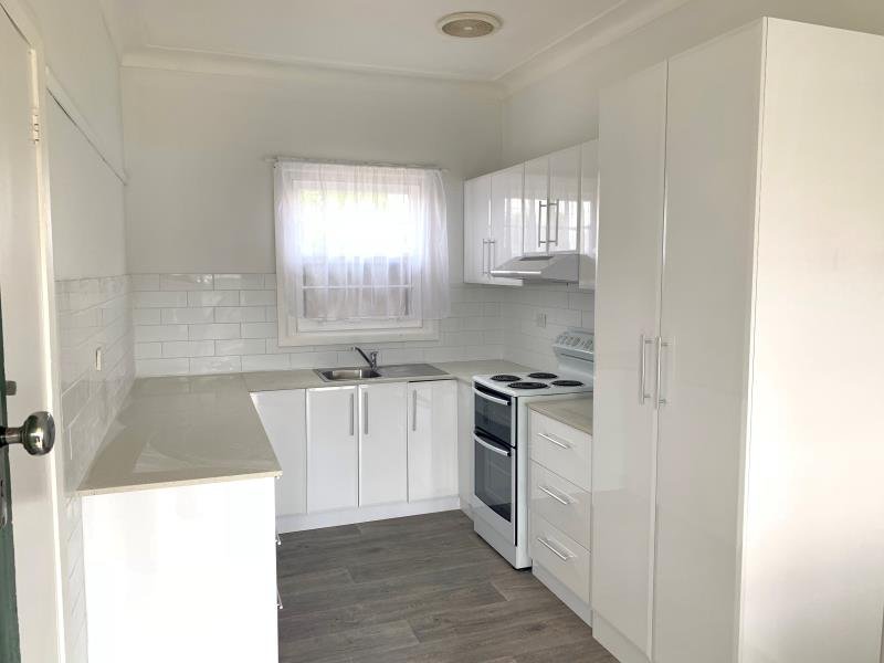 12 Patricia Avenue TAMWORTH 2