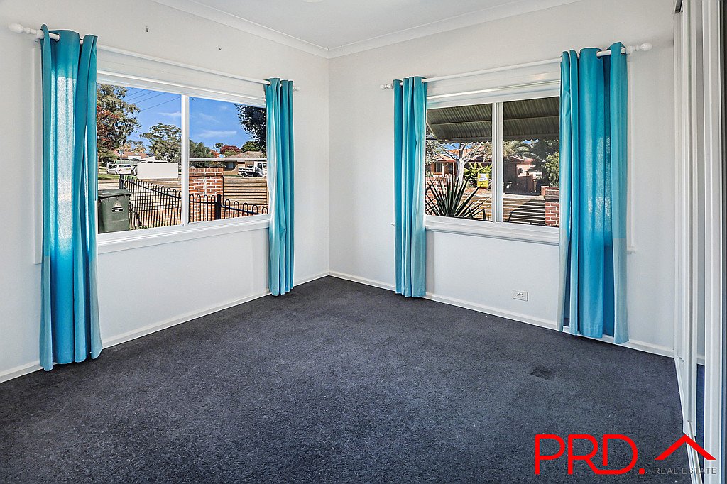 12 Paul Street TAMWORTH 9