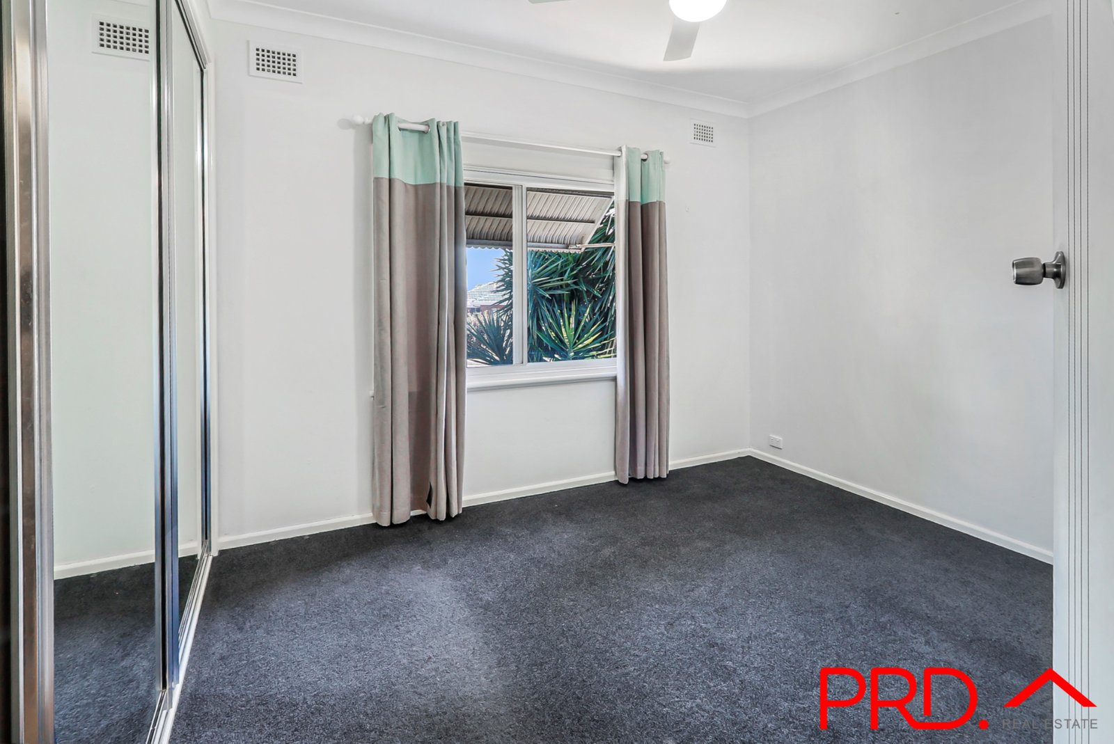 12 Paul Street TAMWORTH 10