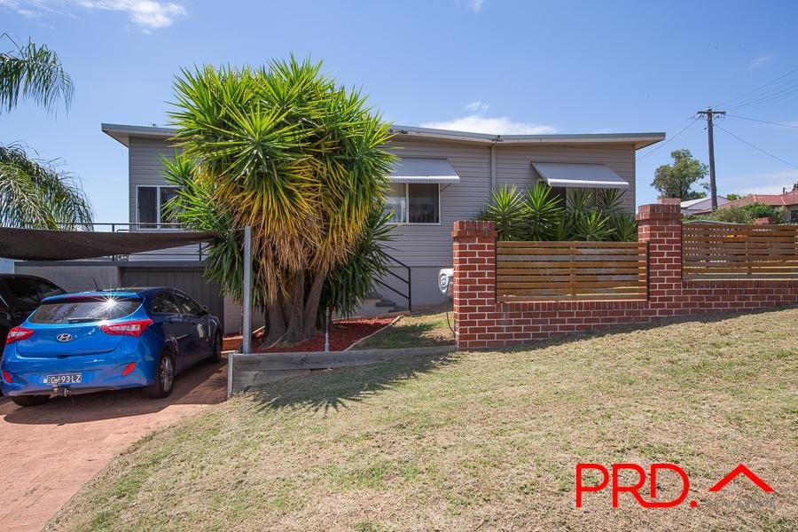 12 Paul Street TAMWORTH 18