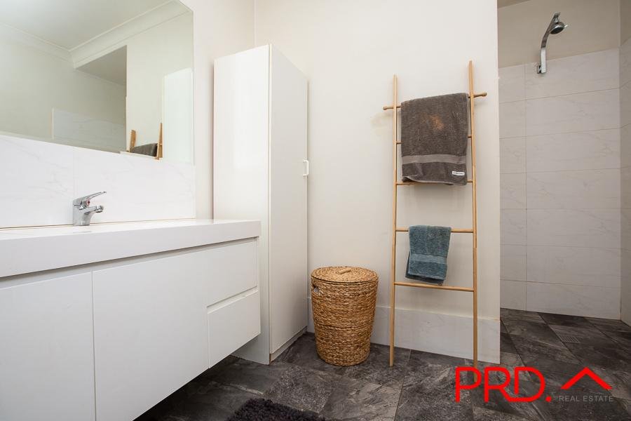 12 Paul Street TAMWORTH 20
