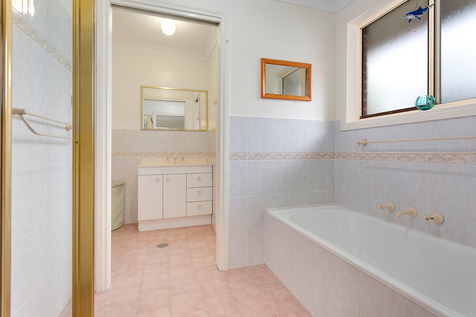 12 Peach Grove LAURIETON 8