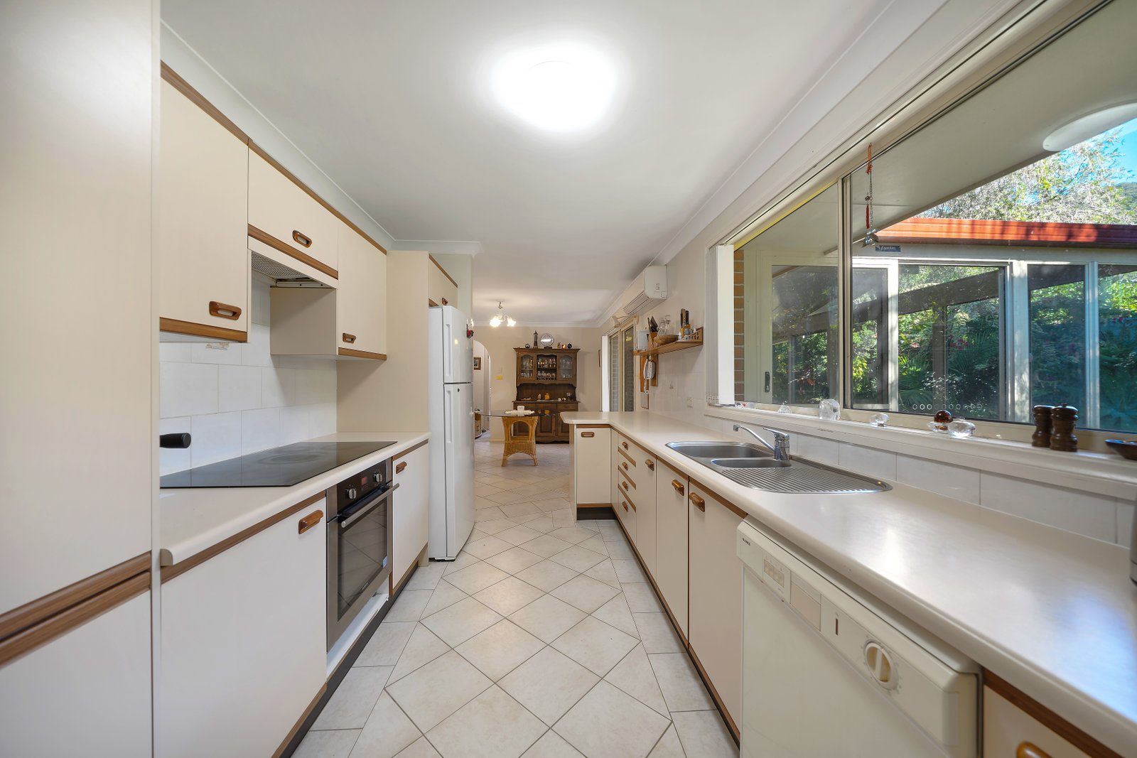 12 Peach Grove LAURIETON 6