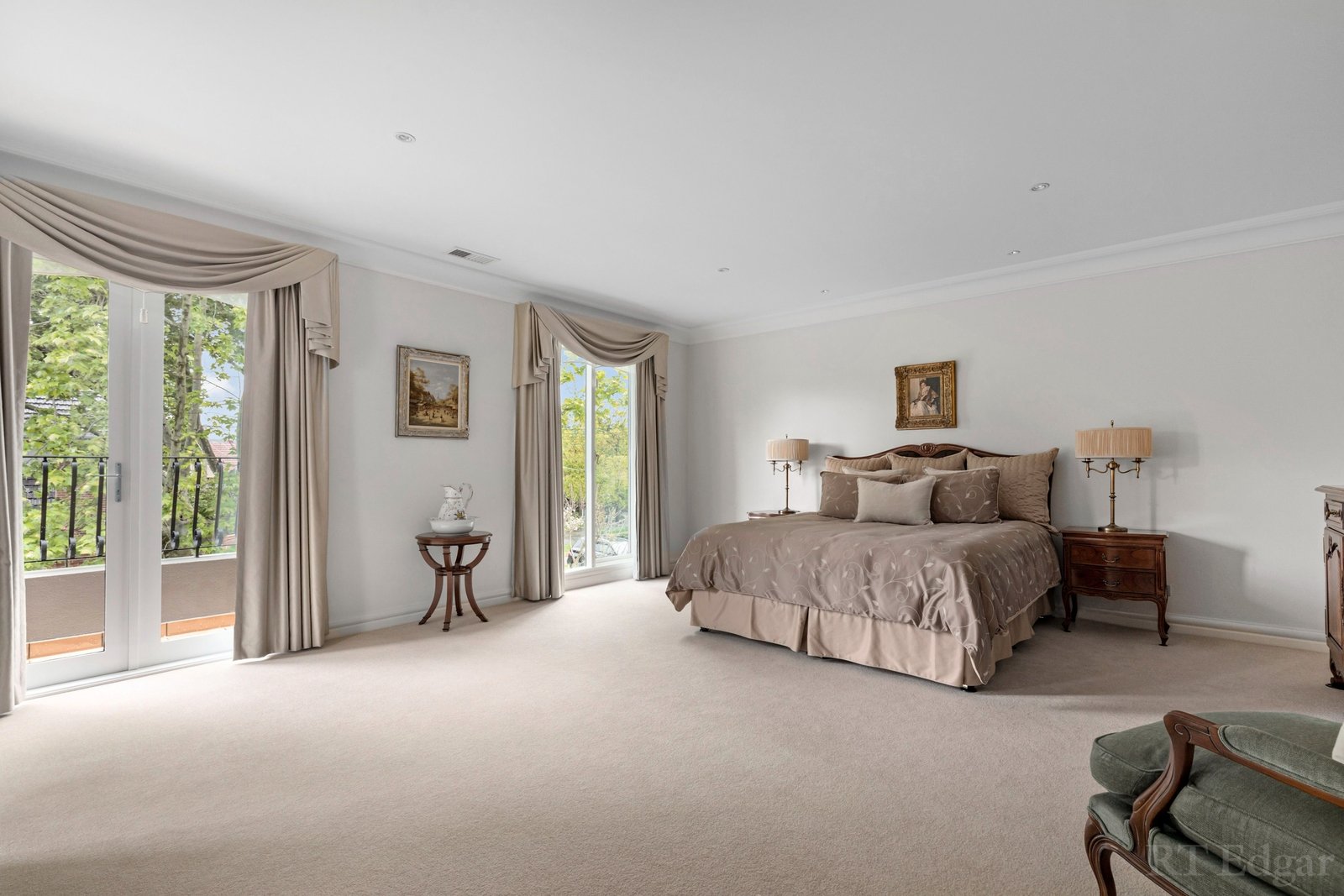 Real Estate and Property in 12 Pembroke Road, Balwyn, VIC