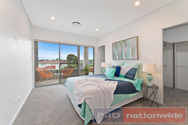 12 Penrose Avenue EAST HILLS 8