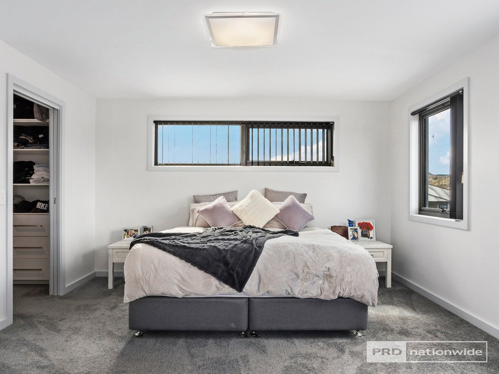 12 Peronne Court BRIGHTON 16