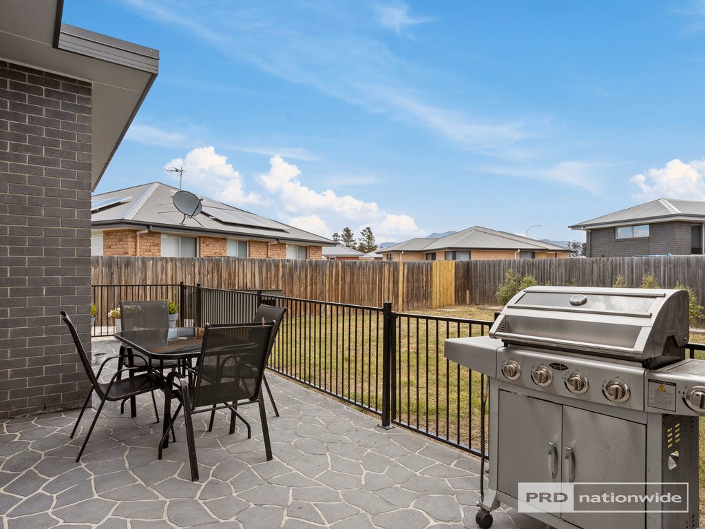 12 Peronne Court BRIGHTON 21