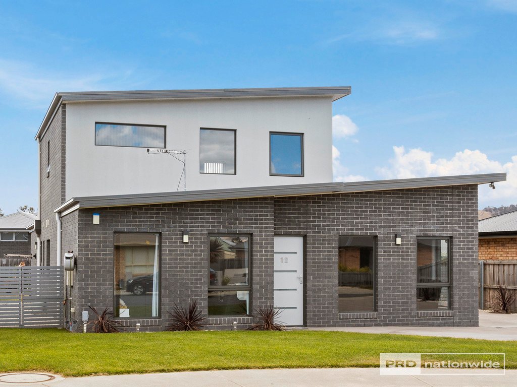 12 Peronne Court BRIGHTON 23