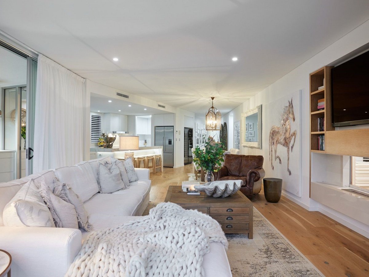 1/2 Petrel Street Mermaid Beach 11