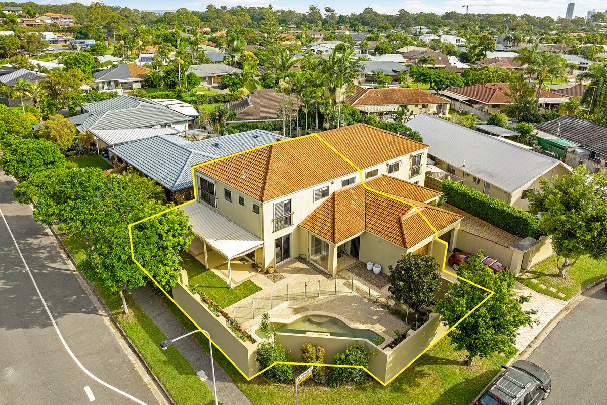 1/2 Pheasant Court Miami 16