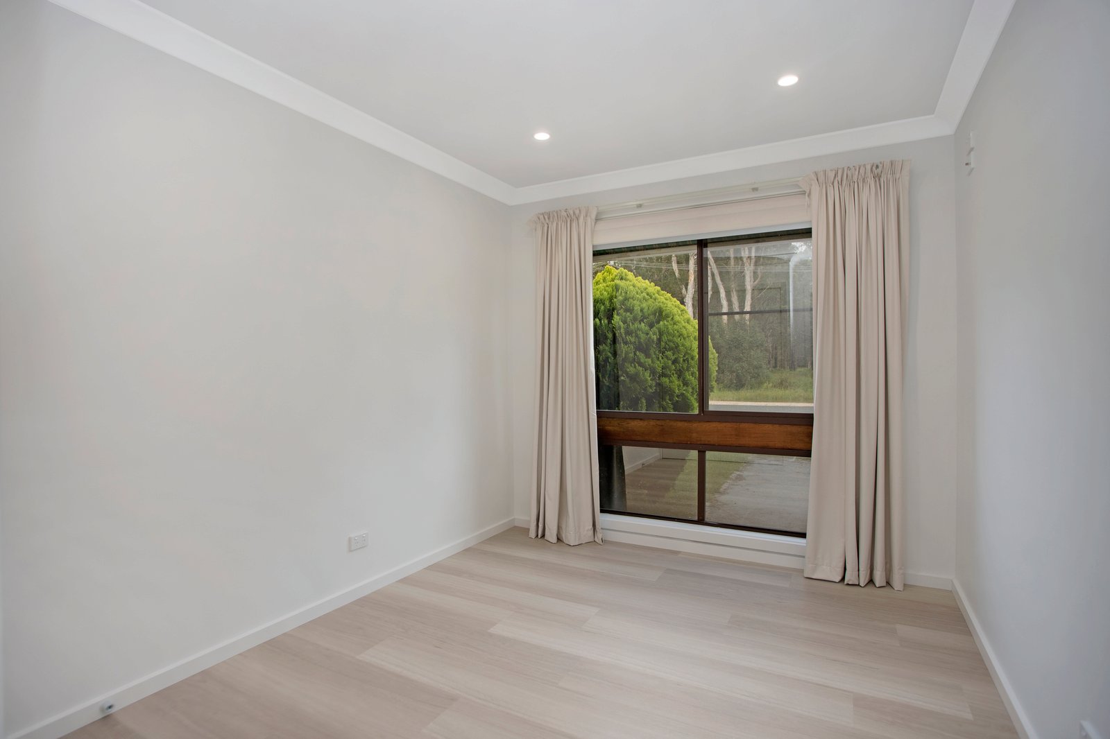 12 Pioneer Street NORTH HAVEN 10