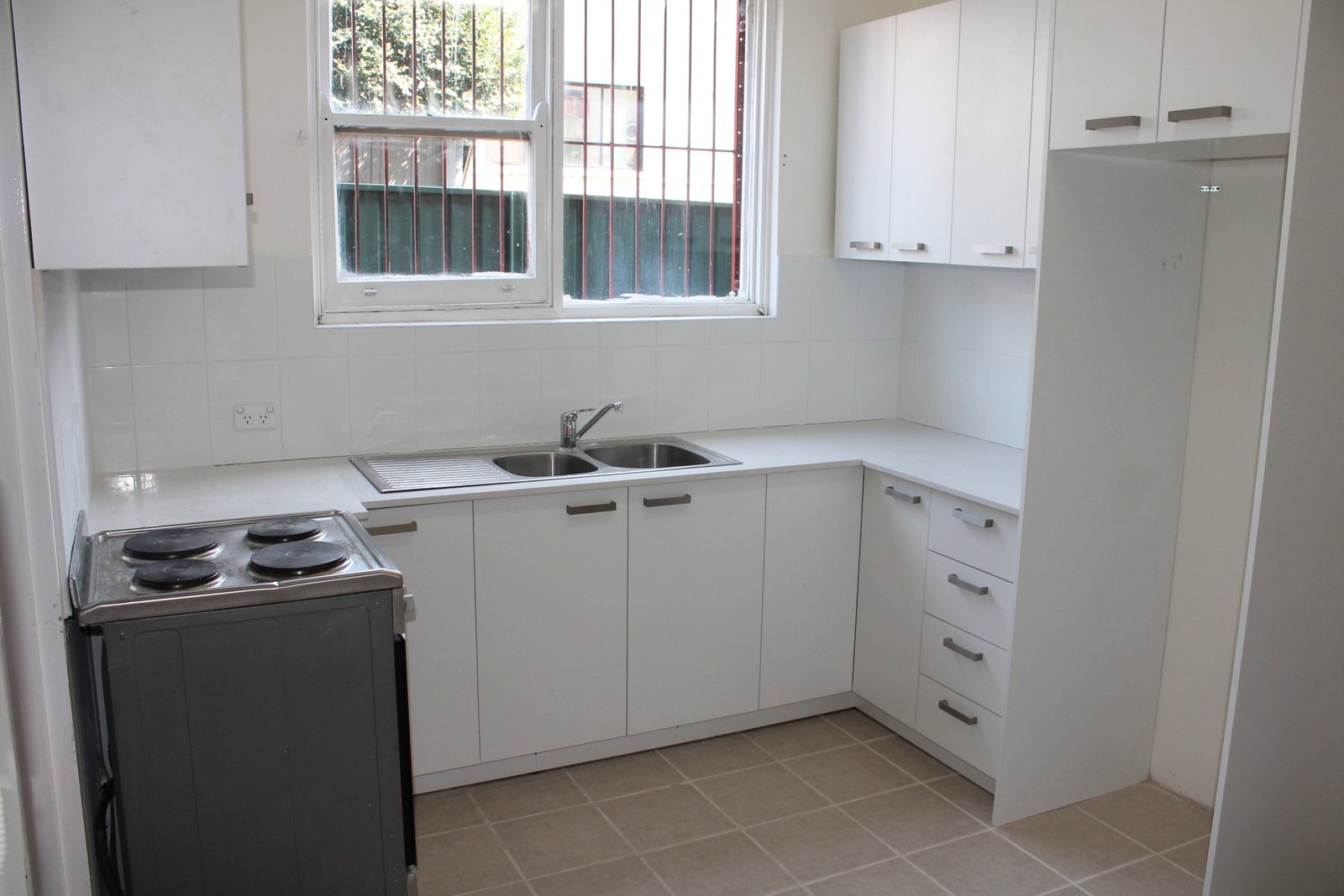 1/2 President Avenue KOGARAH 3