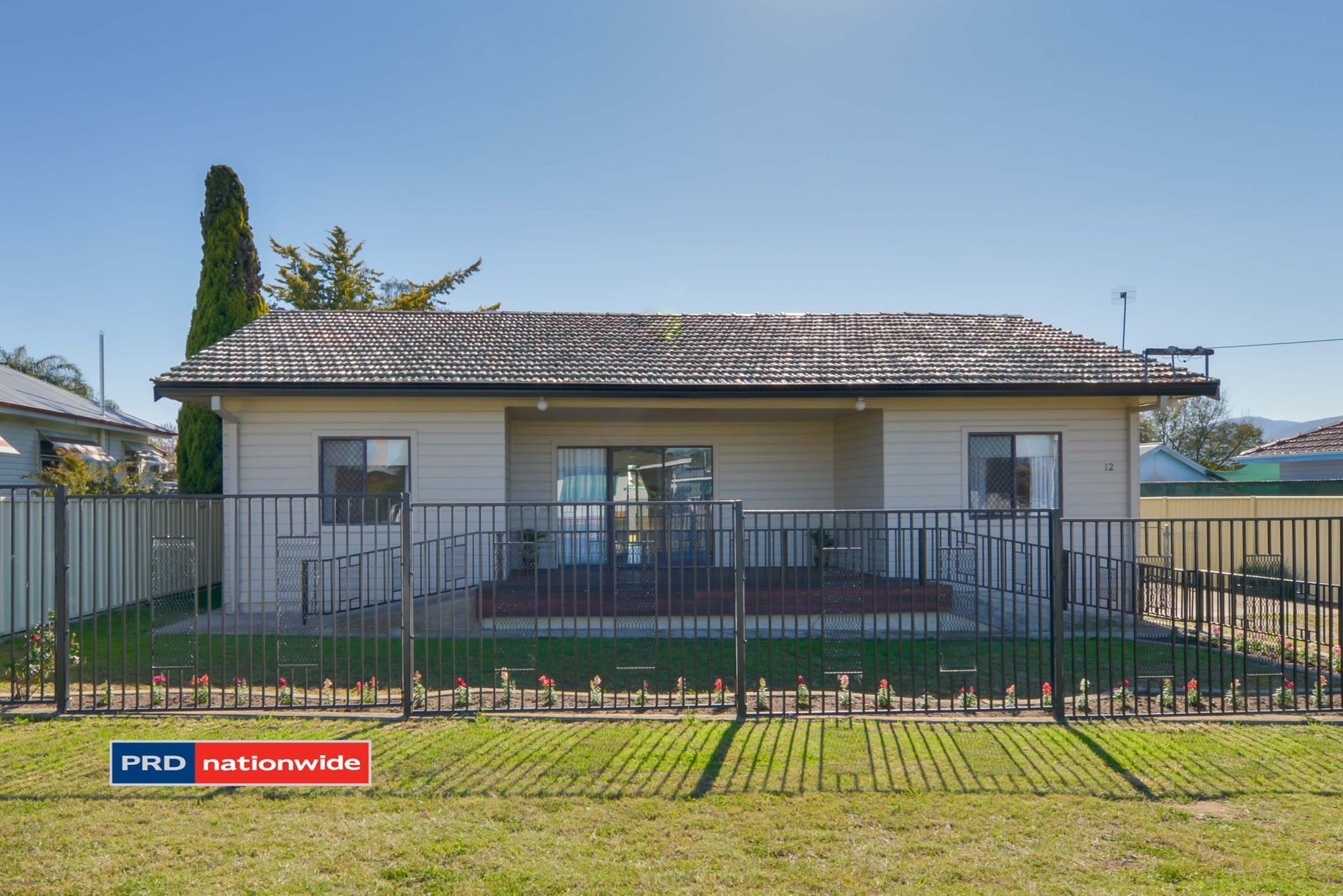 12 Preston Avenue TAMWORTH 2