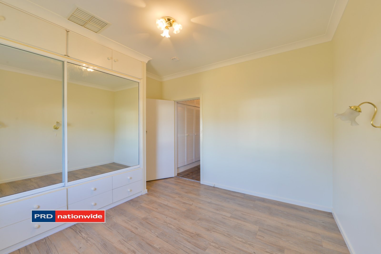 12 Preston Avenue TAMWORTH 19