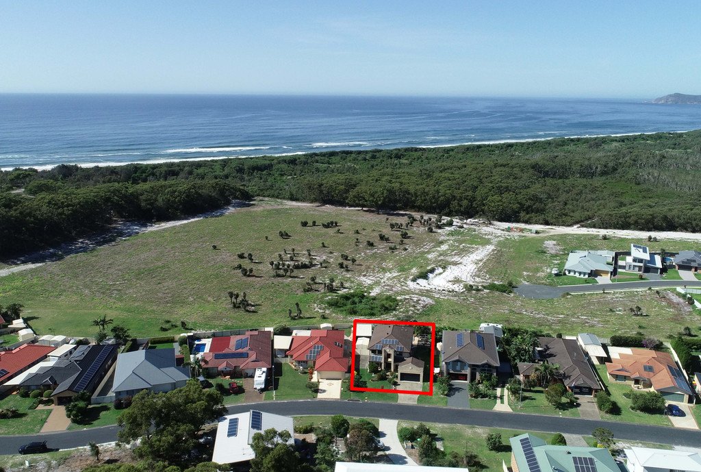 12 Prince of Wales Drive DUNBOGAN 21